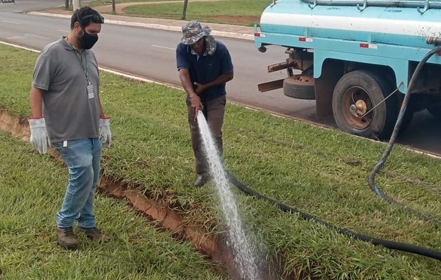 GDF Presente reforça limpeza de calhas e canaletas no Jardins Mangueiral