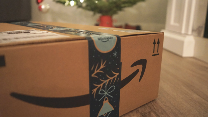 Pacote da Amazon. (Imagem: Wicked Monday/Unsplash)