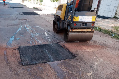 Ações para recapear e reformar quebra-molas em ruas do Gama