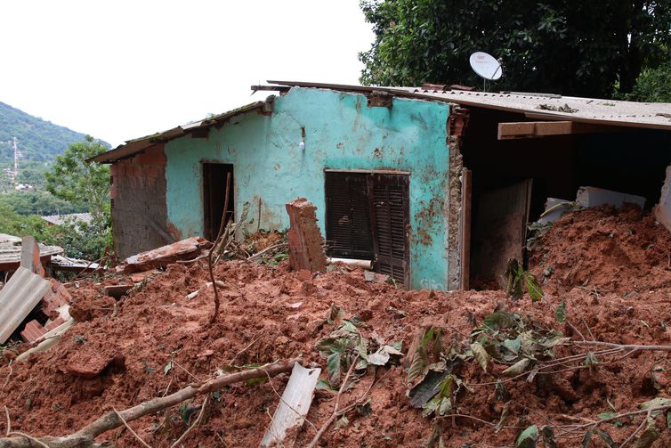 São Sebastião (SP), 22/02/2023, Casas destruídas em deslizamentos na Barra do Sahy após tempestades no litoral norte de São Paulo.