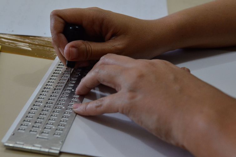 Escola melhora desenvolvimento de crianças com deficiência