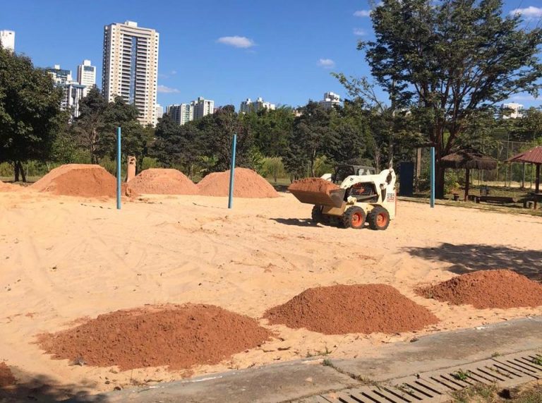 Quadras do DF recebem reposição de areia