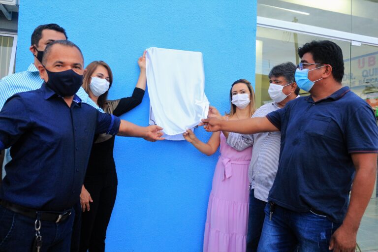 Prefeito Manoel Silvino entrega nova Unidade Básica de Saúde à população de Tocantínia