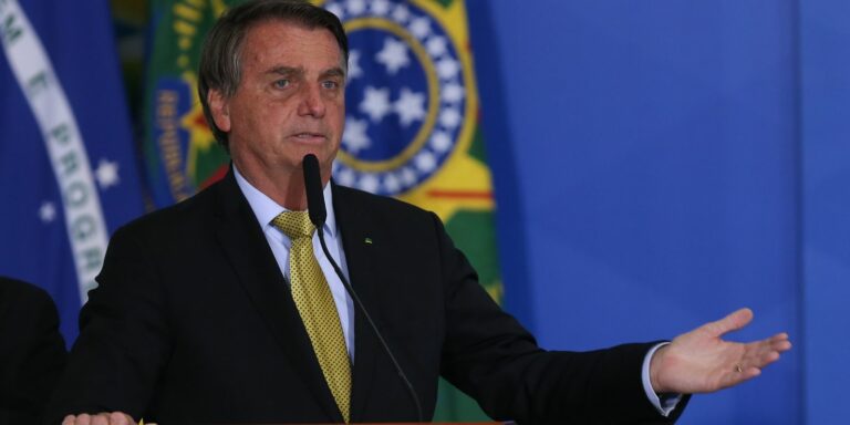 Bolsonaro visita primeira feira brasileira do grafeno