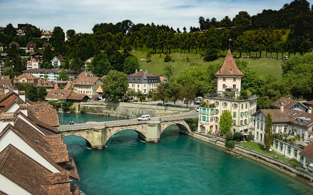 A cidade de Bern, na Suíça. Foto: Matheus Guimarães/Pexels