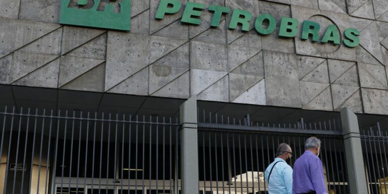 Petrobras assina contrato para venda do campo Papa-Terra