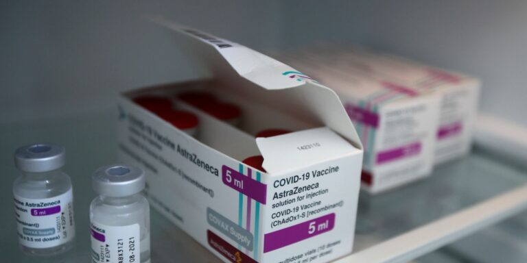 Covid-19: governo do Rio antecipa segunda dose da AstraZeneca