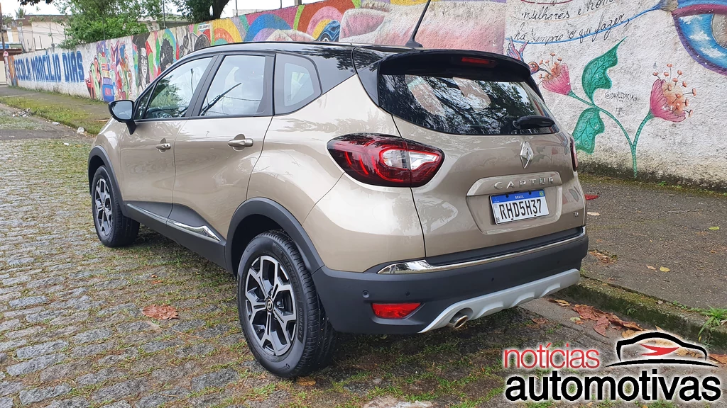 Avaliação: Captur Turbo 2022 melhora, mas ainda peca em detalhes 