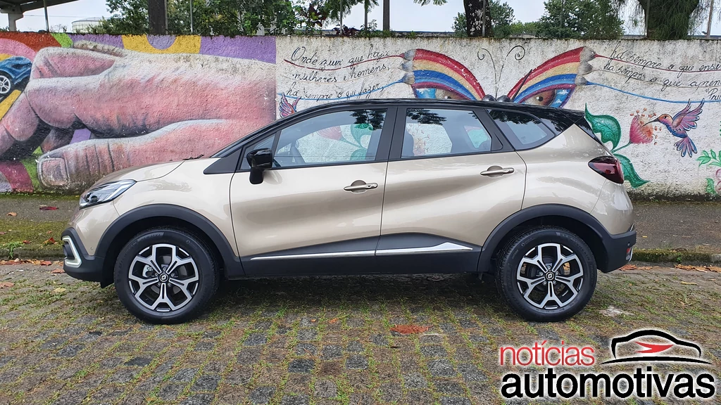 Avaliação: Captur Turbo 2022 melhora, mas ainda peca em detalhes 