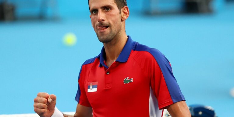 Novak Djokovic avança na chave de simples do tênis