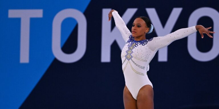 Rebeca Andrade busca primeira medalha olímpica da ginástica feminina