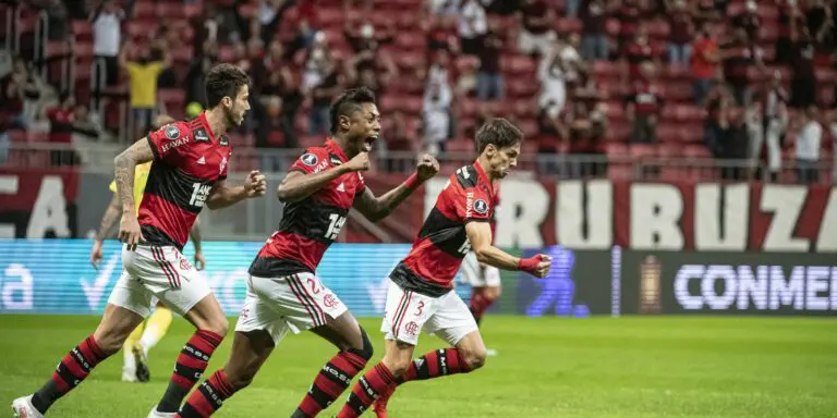 Com torcida, Flamengo bate Defensa y Justicia e avança na Libertadores