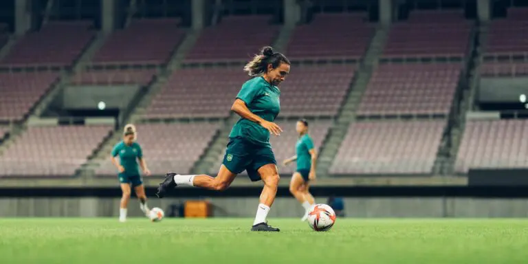 Seleção feminina enfrenta Holanda neste sábado (24) na Olimpíada