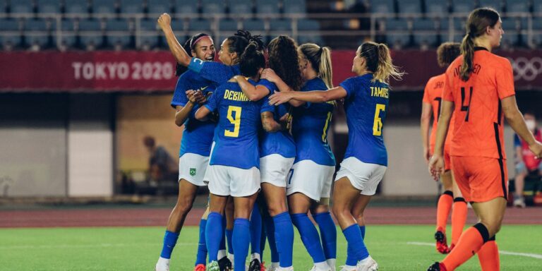 Em jogo de seis gols, Brasil e Holanda empatam no futebol feminino