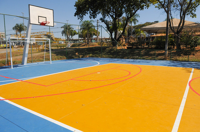 Candangolândia tem novas quadras poliesportivas