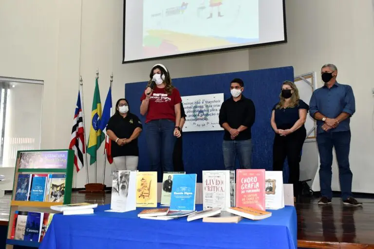 Cem municípios maranhenses já receberam kits pedagógicos e literários. Ouça: