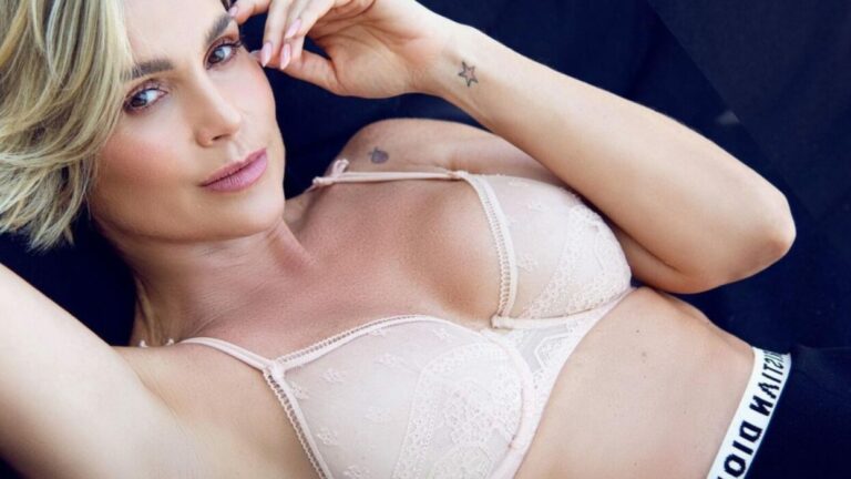 Flávia Alessandra posta ensaio ousadíssimo de lingerie e dispara: “Enquanto não chega a segunda”