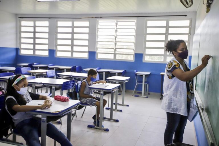 Educação SP define regras para retorno presencial dos servidores