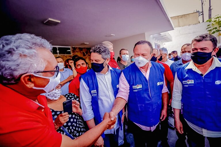 Em Bacabal, vice-governador entrega nova sede do Sine e visita obras da Central de Abastecimento