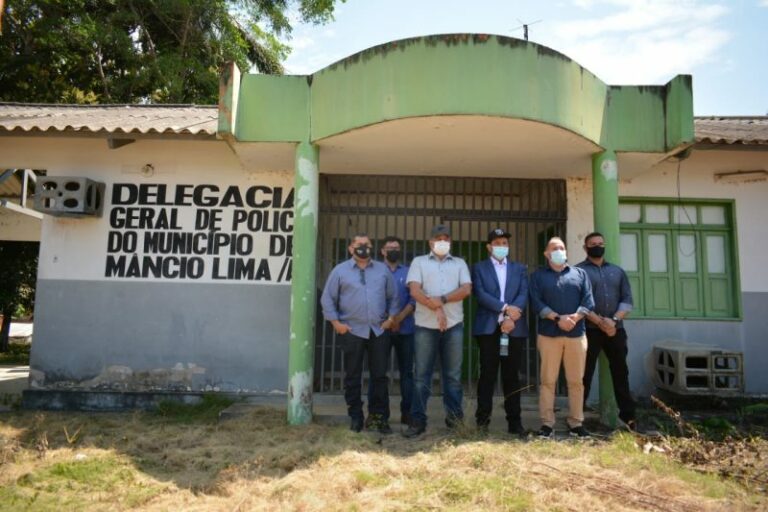 Em Mâncio Lima, Gladson visita prédio que abrigará Centro Integrado de Segurança Pública e vistoria obra de reforma do Hospital Abel Pinheiro