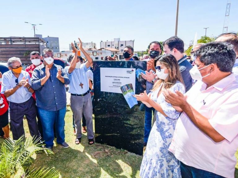 Governador Flávio Dino entrega série de obras no município de Balsas