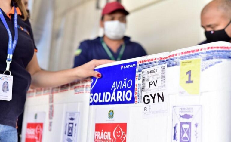 Governo de Goiás recebe 154.800 doses de vacina contra Covid-19