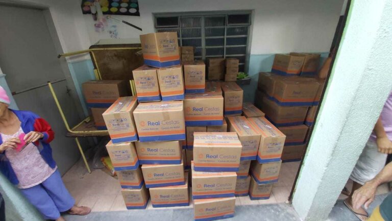 Governo de SP entrega 3 mil cestas básicas e 2 mil cartões alimentação em Heliópolis