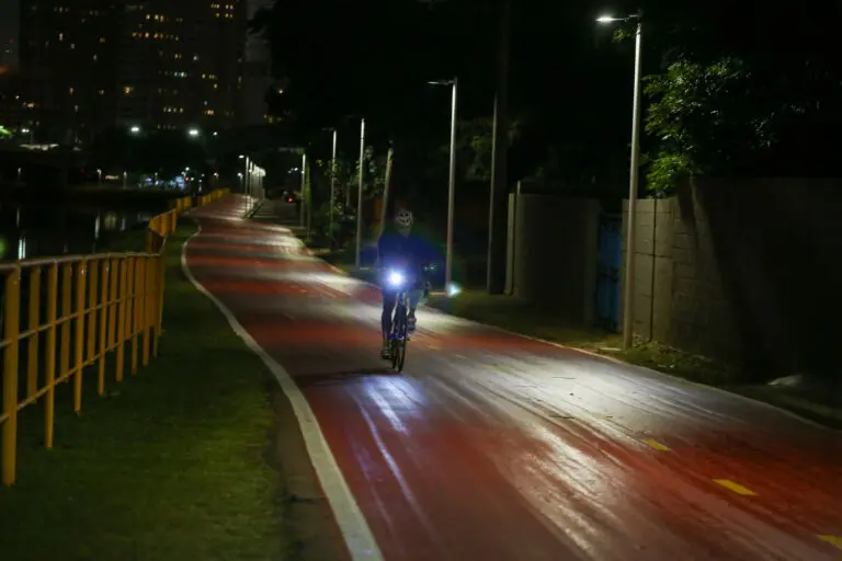 Governo de SP entrega segunda fase da iluminação na Ciclovia Novo Rio Pinheiros