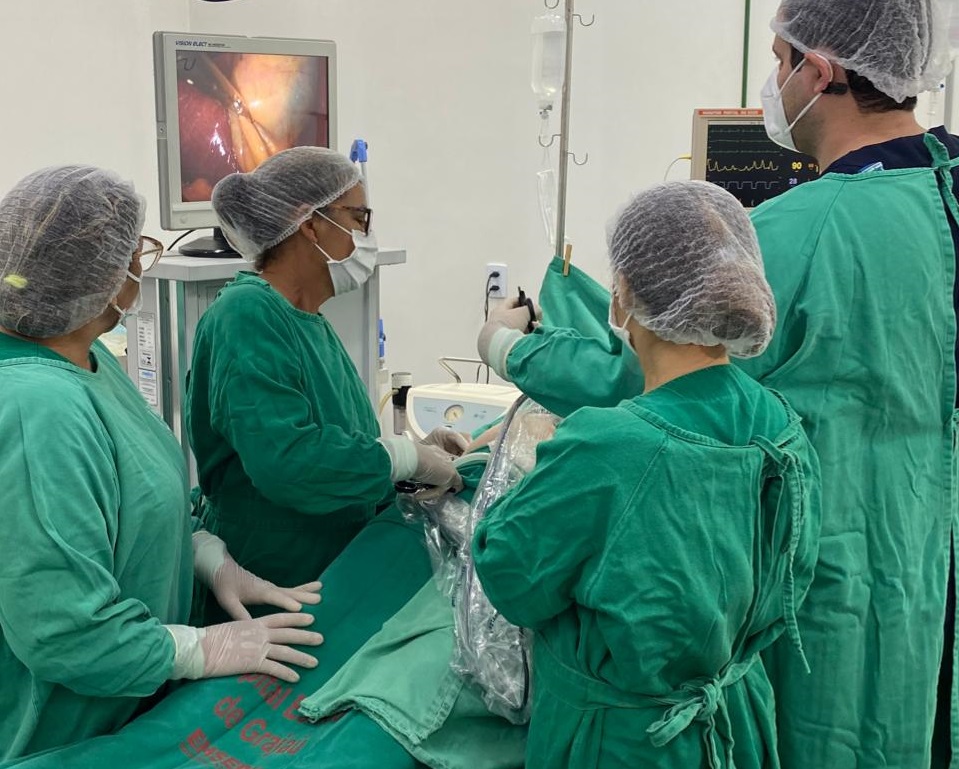 Procedimento já foi usado para uma cirurgia de retirada de vesícula (Foto: Divulgação)