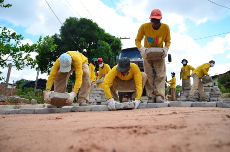 Governo ultrapassa 2 milhões de blocos de concreto doados para pavimentação de vias públicas