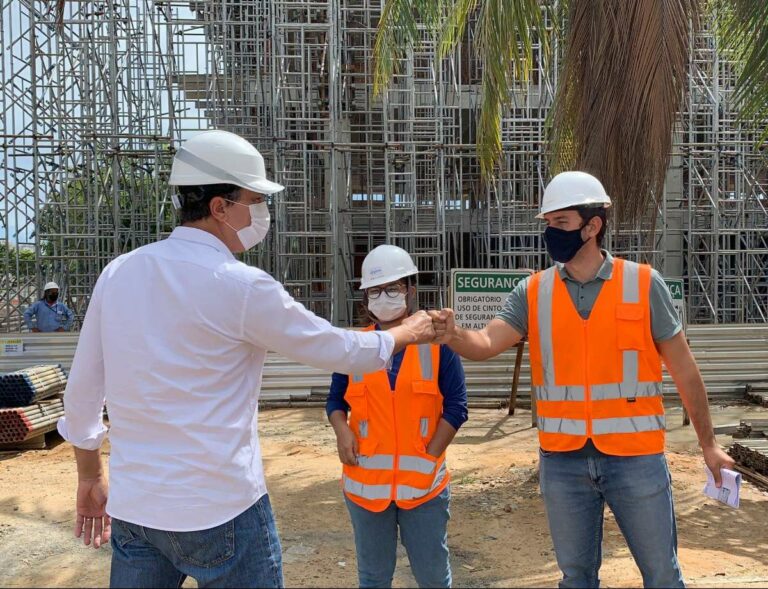 Governador acompanha obras do Cisp, Hospital Universitário e parque do Itaperi, em Fortaleza