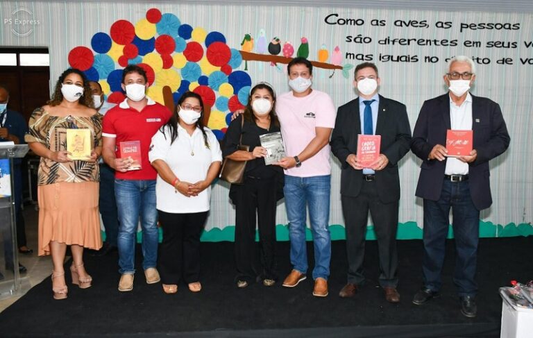 Mais 20 municípios maranhenses recebem kits para espaços de leitura em solenidade realizada em São Luís