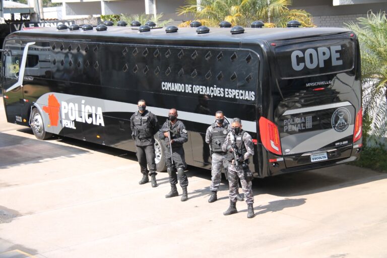Novo ônibus-cela chega ao Comando de Operações Especiais do Sistema Prisional