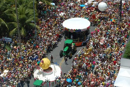 Orquestra do Pinto da Madrugada vai tocar nas escadarias da Associação Comercial