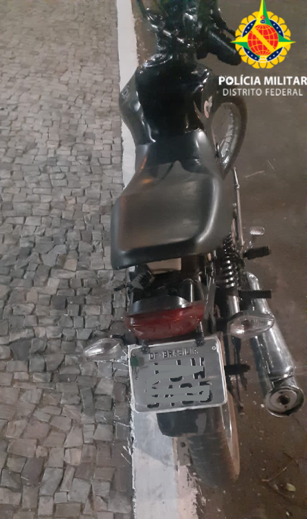 PMDF aborda motociclista sem capacete, sem CNH e embriagado trafegando no Guará