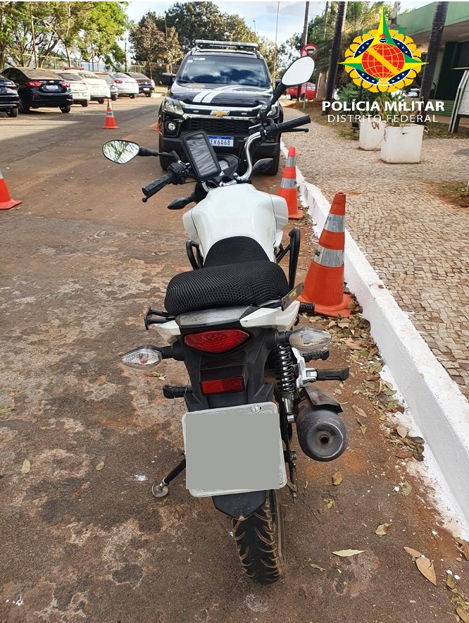 PMDF apreende moto clonada na Asa Sul