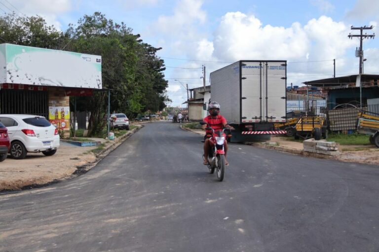 Prefeitura aplica mais de 600 toneladas de asfalto em ruas no bairro da Santa Lúcia