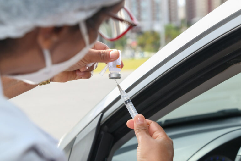 SP bate novo recorde com 500 mil doses aplicadas em um único dia