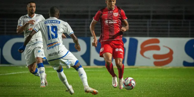 CRB vence CSA no clássico alagoano da Série B no estádio Rei Pelé