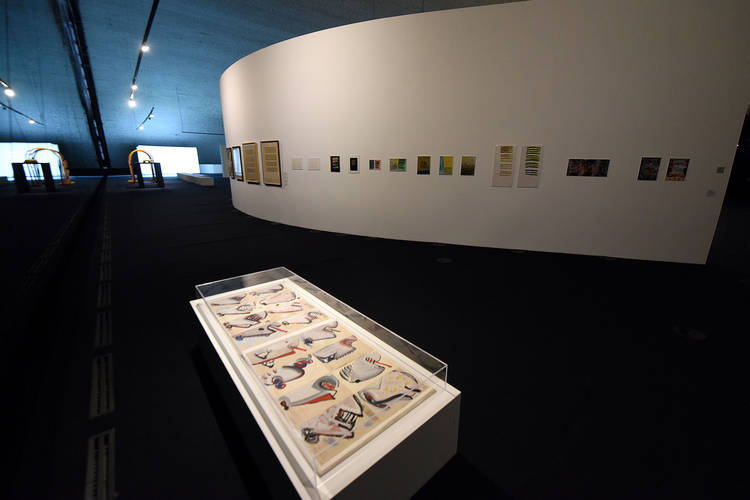 MON prorroga exposição do premiado artista Schwanke
