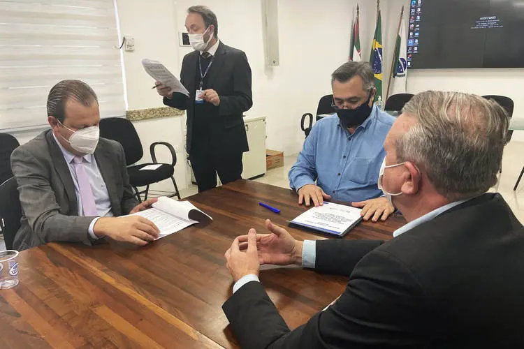 Acadêmicos de medicina e nutrição da Unioeste vão atuar no Hospital Regional do Sudoeste