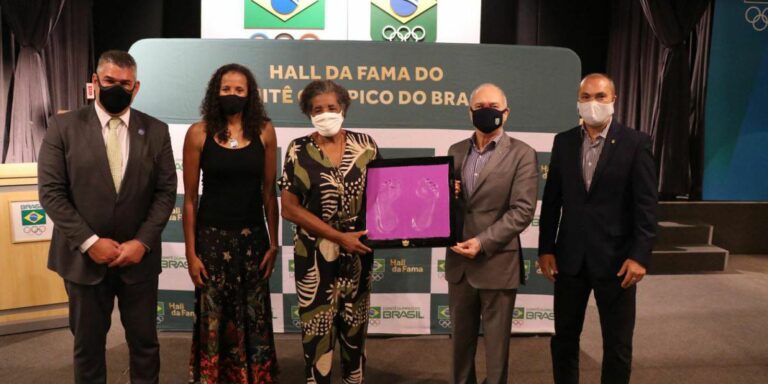 Olimpíada: Aída dos Santos eterniza pés no Hall da Fama do COB