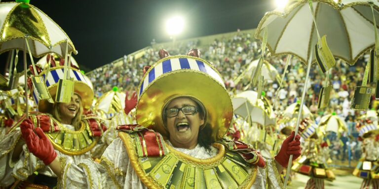 Com vacinação completa, Rio poderá ter carnaval em  2022, diz Paes