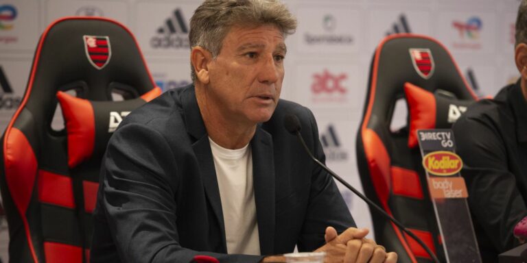 Renato Gaúcho é apresentado oficialmente como técnico do Flamengo