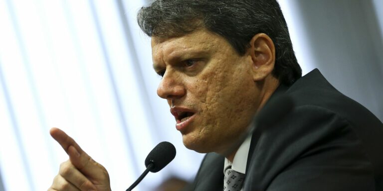 Ministro anuncia retomada de obras do Arco Metropolitano do Rio