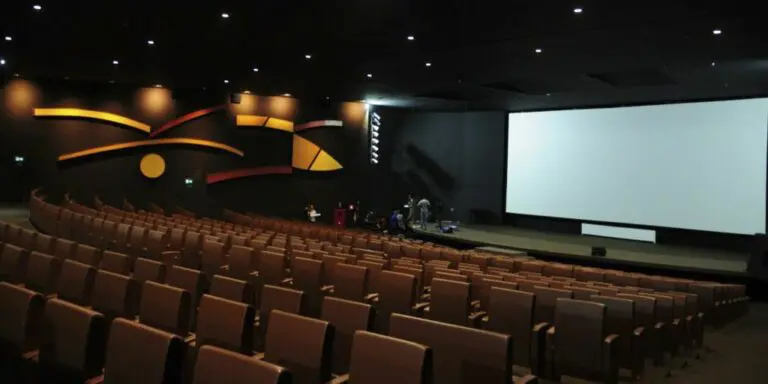Após retomada, público ainda pretende assistir espetáculos virtuais