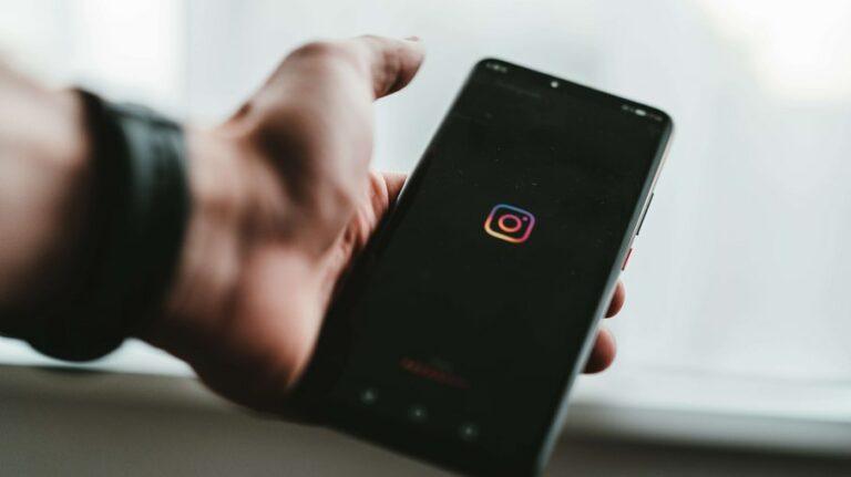 Instagram Reels acompanha TikTok e aumenta duração dos vídeos