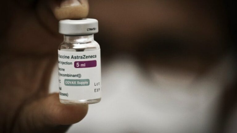 Turistas vacinados com AstraZeneca da Fiocruz são aceitos na França