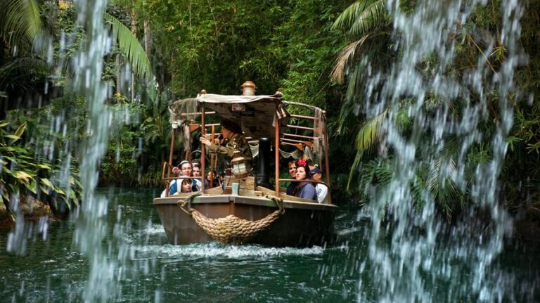 Conheça a Jungle Cruise, atração que inspirou o novo filme da Disney