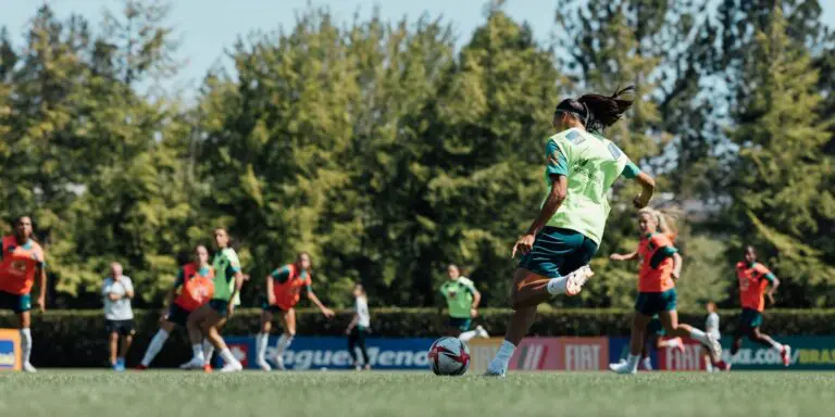 Seleção feminina realiza último treino antes de embarque para Tóquio